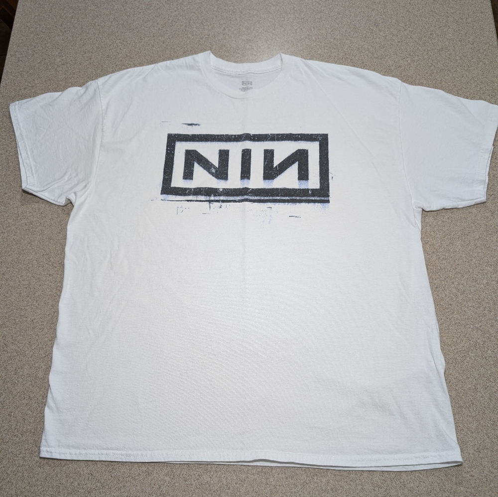 NIN Fall US 2022 Tour White And Black Men's T Shirt XXL